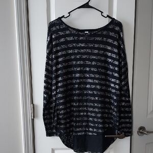 No Boundaries Striped Black and Gray Women's Top Xl